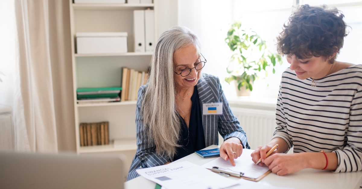 senior woman volunteer 