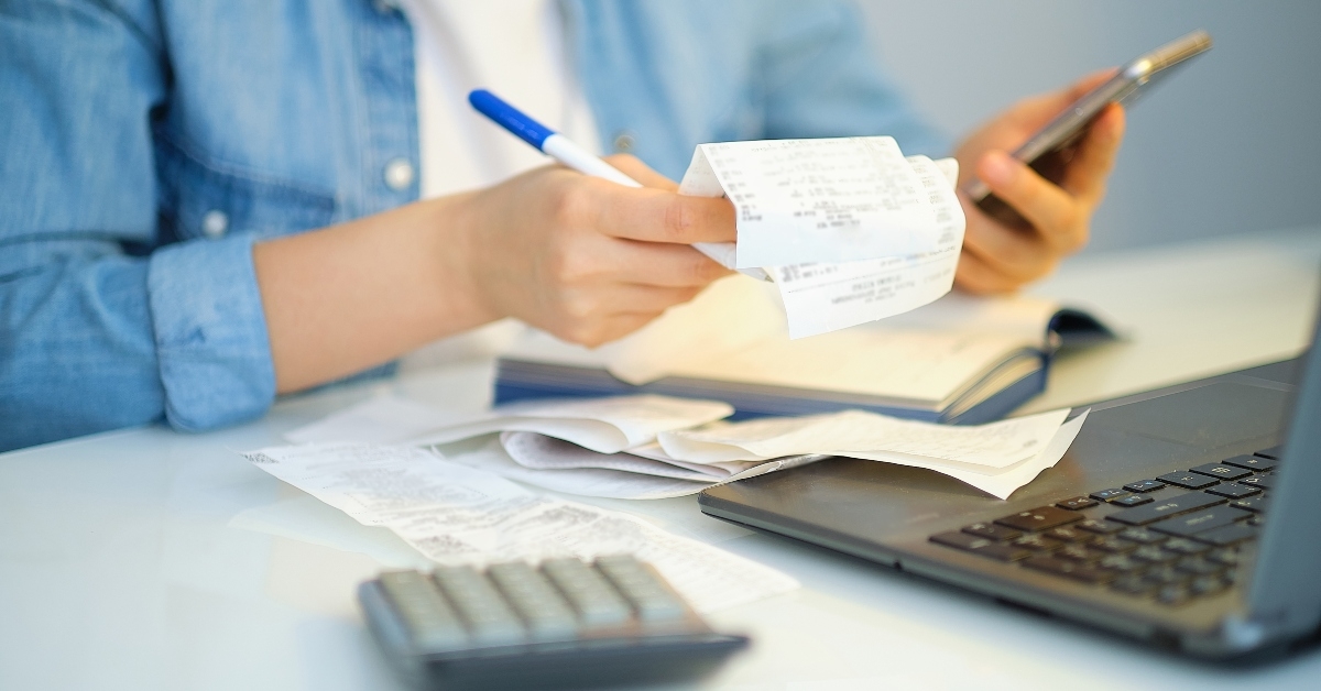 pen writing on bank account 