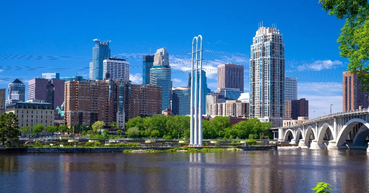 Mississippi river Minneapolis skyline