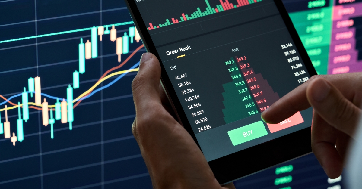 Crypto trader investor broker