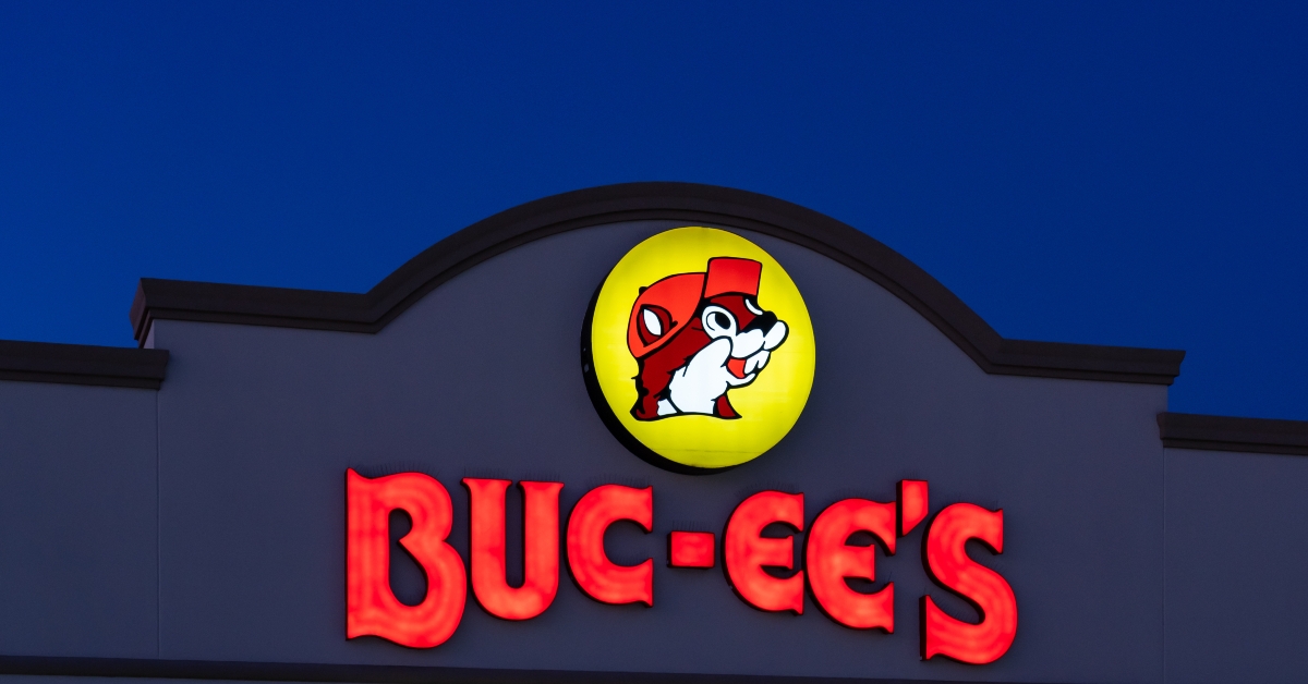 Buc-ee's-sign-close up