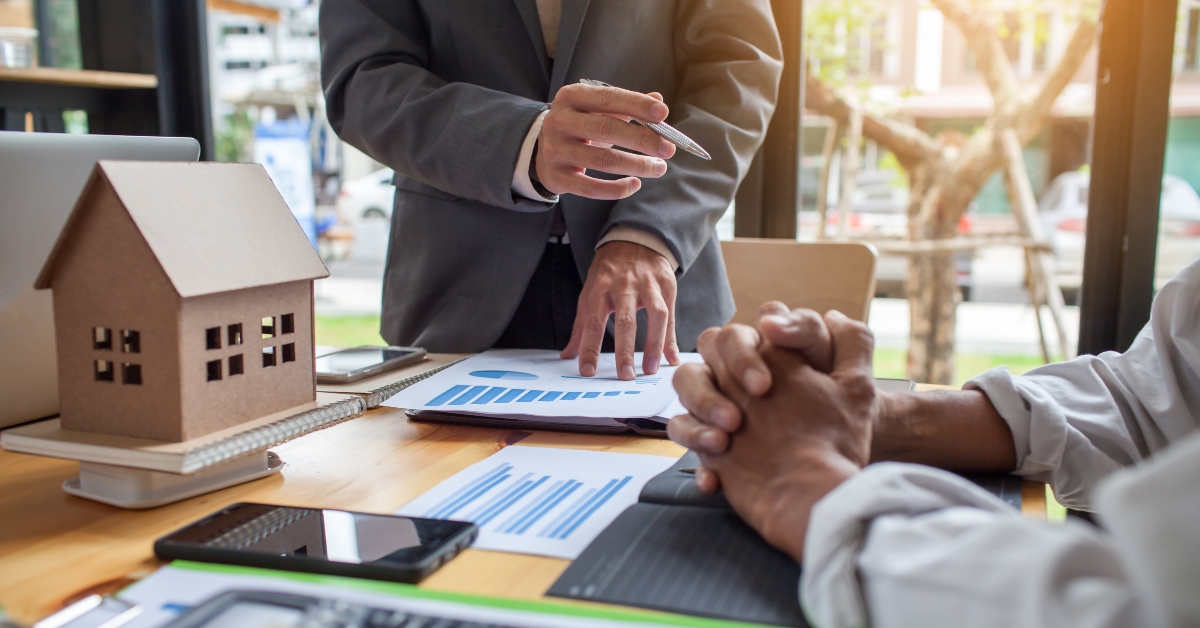 meeting of real estate broker