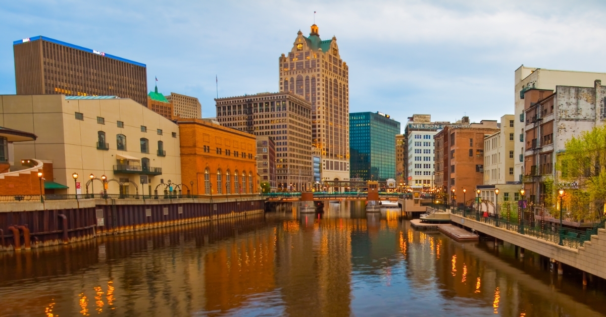 Riverwalk Pubs and Restaurants Milwaukee Wisconsin