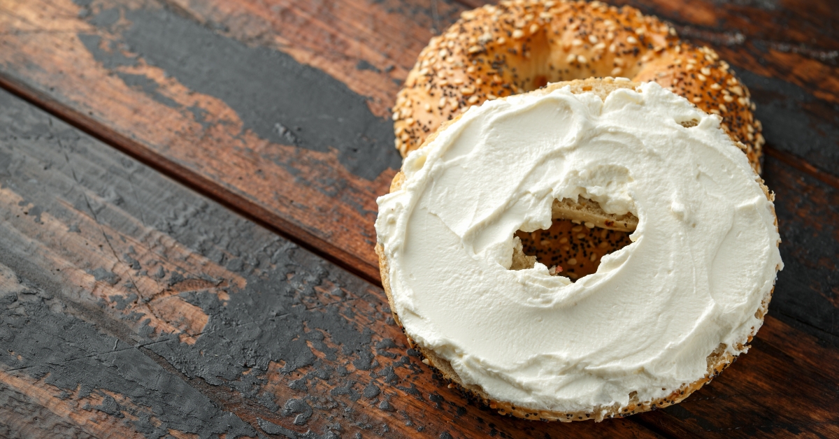 bagels sandwich with cream cheese