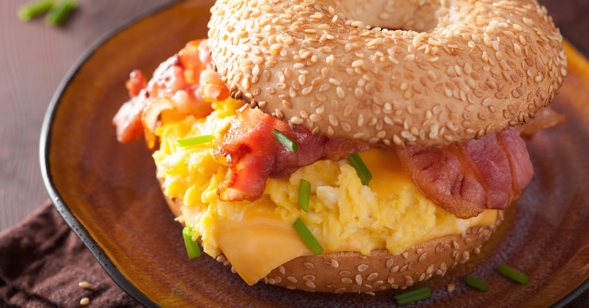 breakfast sandwich on bagel 