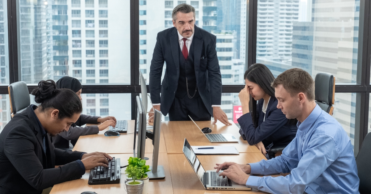 boss complaining team