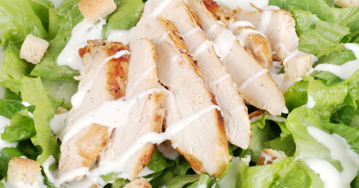 chicken ceasar salad with white sauce