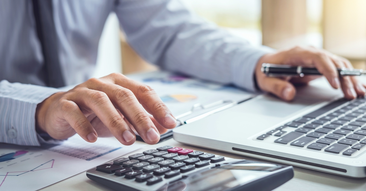 Accountant working Financial investment