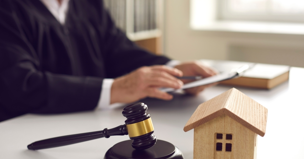 judge in courtroom concept of estate law