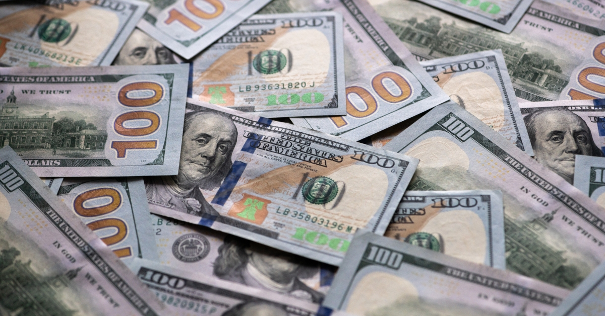 Many banknotes of the USA