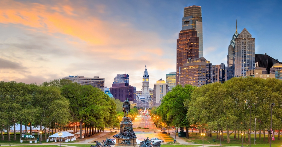 philadelphia downtown skyline at sunset