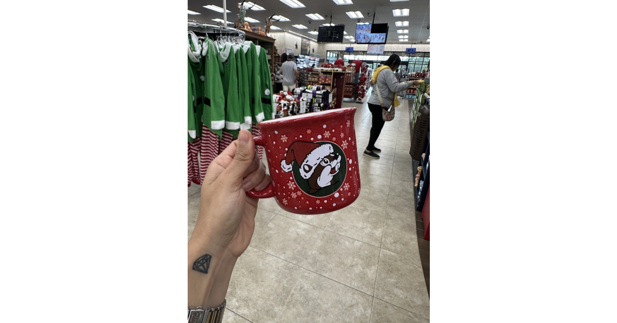 buc-ee’s christmas mug