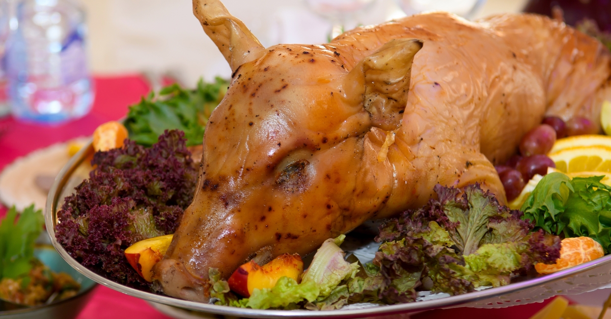 Pig roasted in a dish