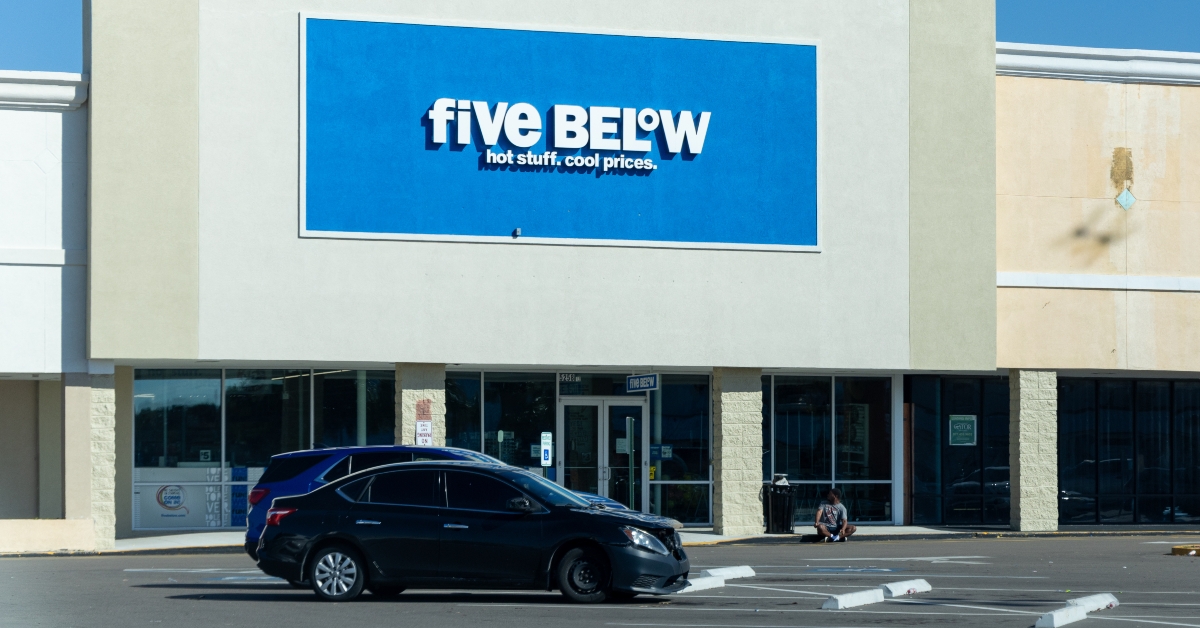five below store exterior
