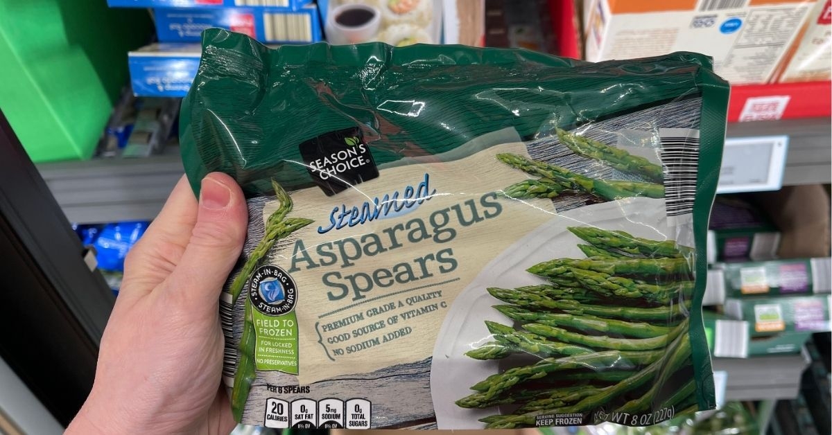 steamed asparagus spears