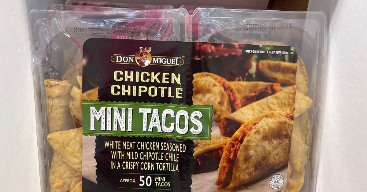 Chicken chipotle mini tacos