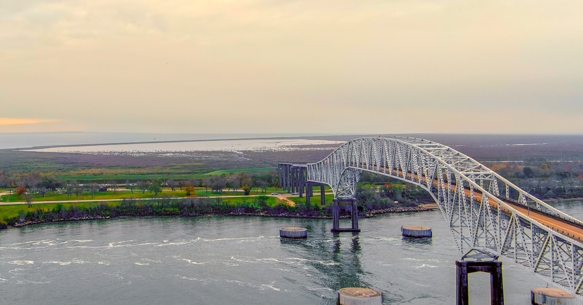 sabine lake causeway bridge