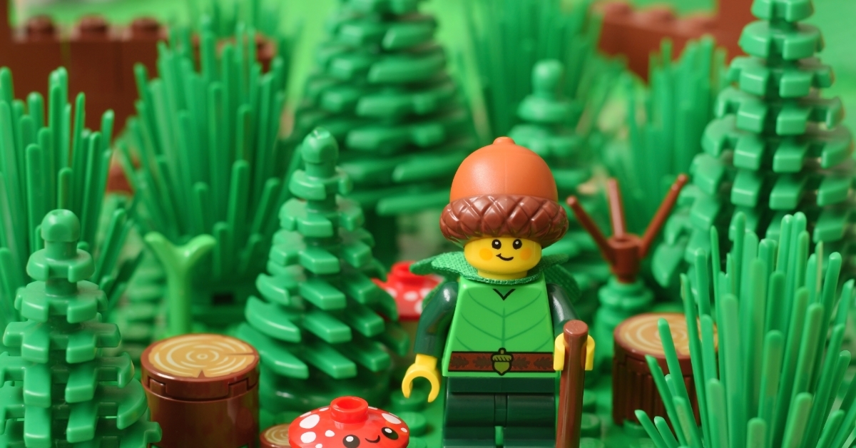 Lego minifigure series 22 in green forest