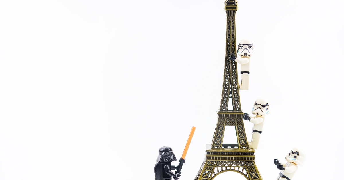 Lego Star Wars climbing Eiffel Tower toy