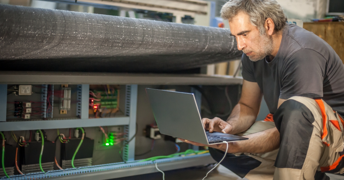 Engineer inspect system with laptop computer