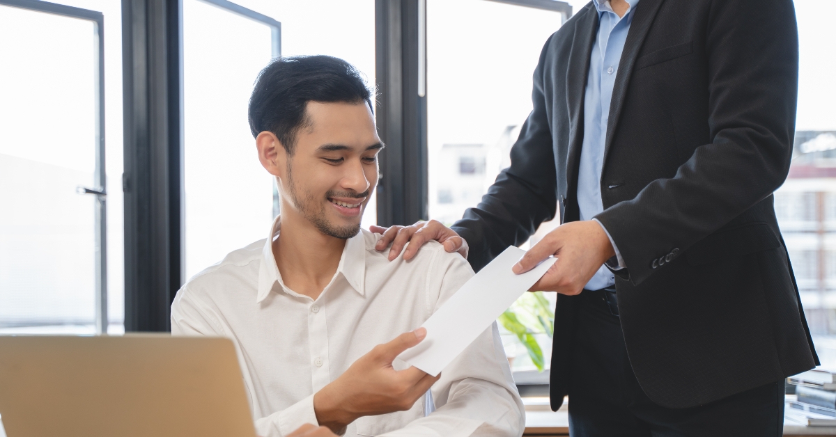 giving financial reward in an envelope
