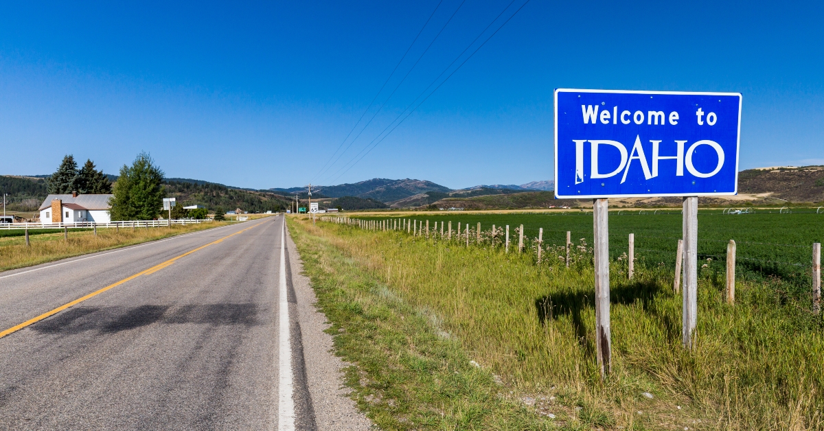 welcome sign to idaho state