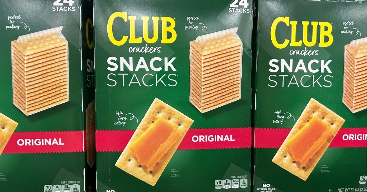 club crackers in pack