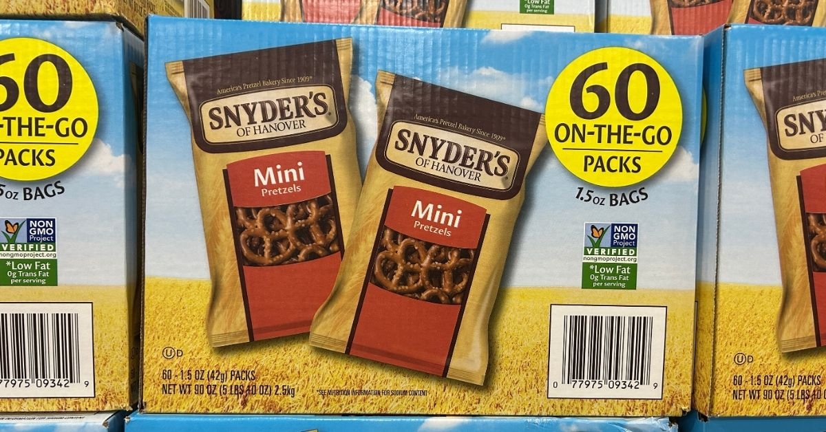 snyders mini pretzels