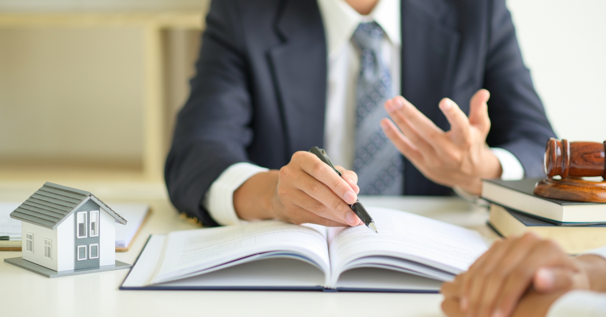 lawyers advising real estate law