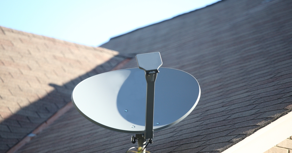 satelite-up-in-roof-tv