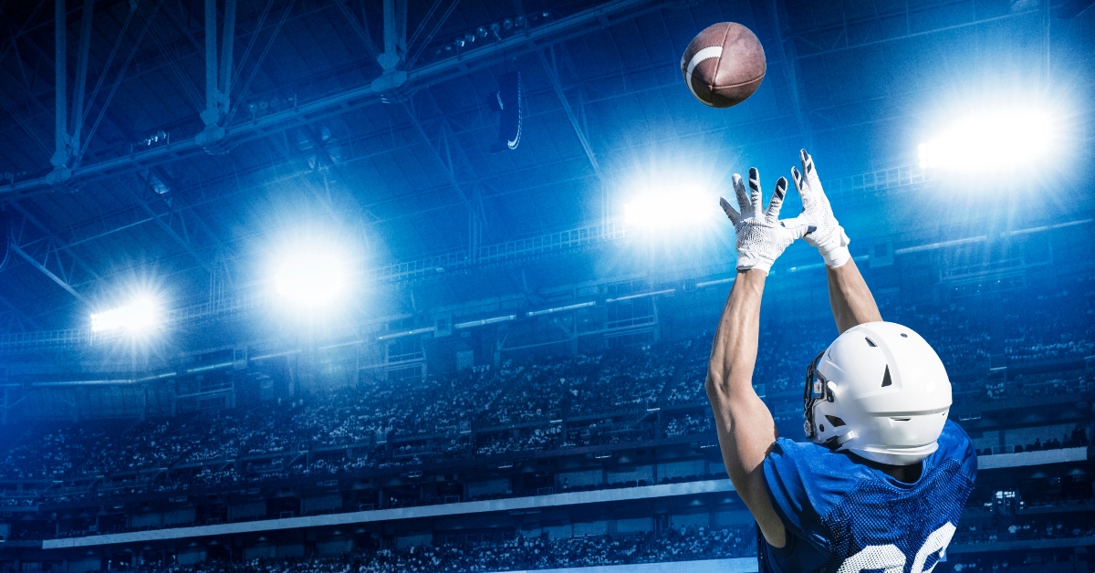 american football player touchdown pass