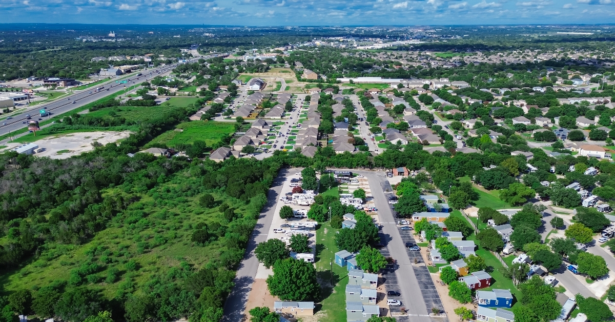 colorful cottage retreat vacation rental in new braunfels
