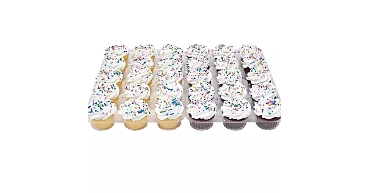 Member's Mark White and Chocolate Cupcakes with Whipped Icing