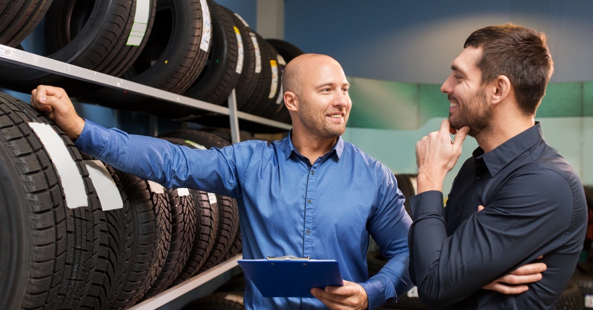 customer and salesman auto store