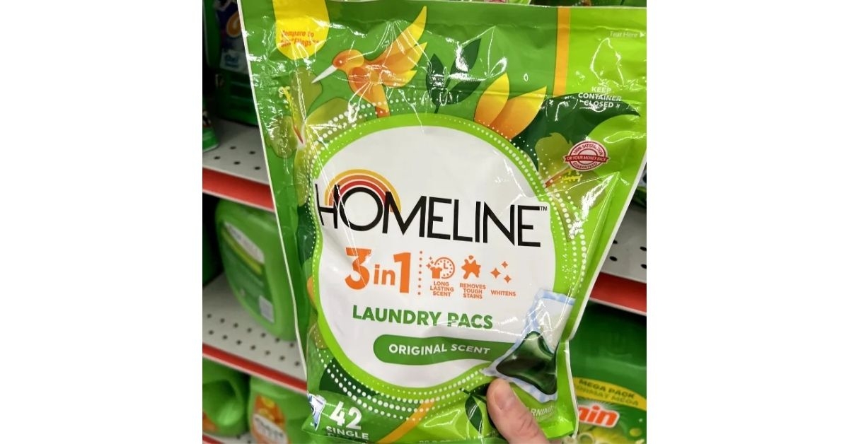 Laundry detergent pacs