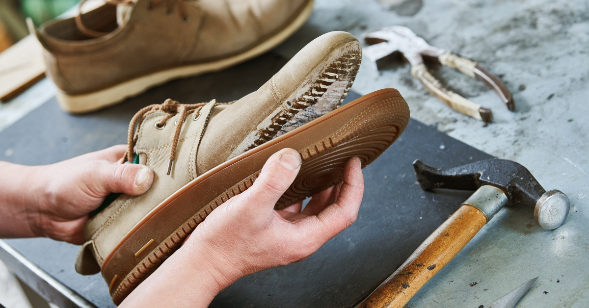 Shoemaker repair shoe