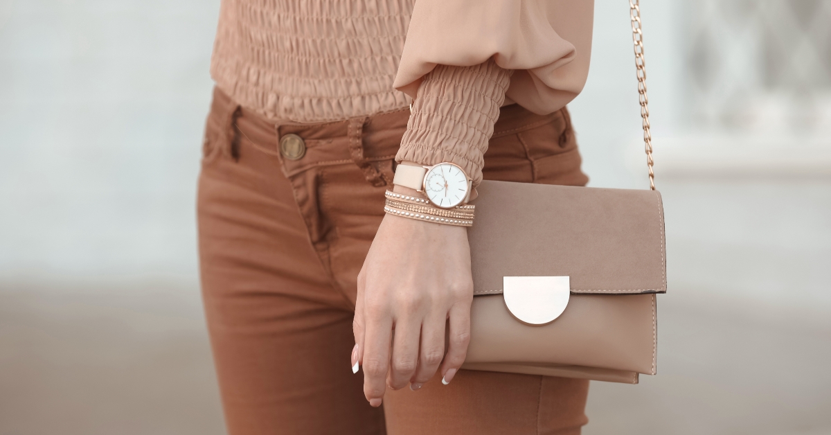 womens beige handbag