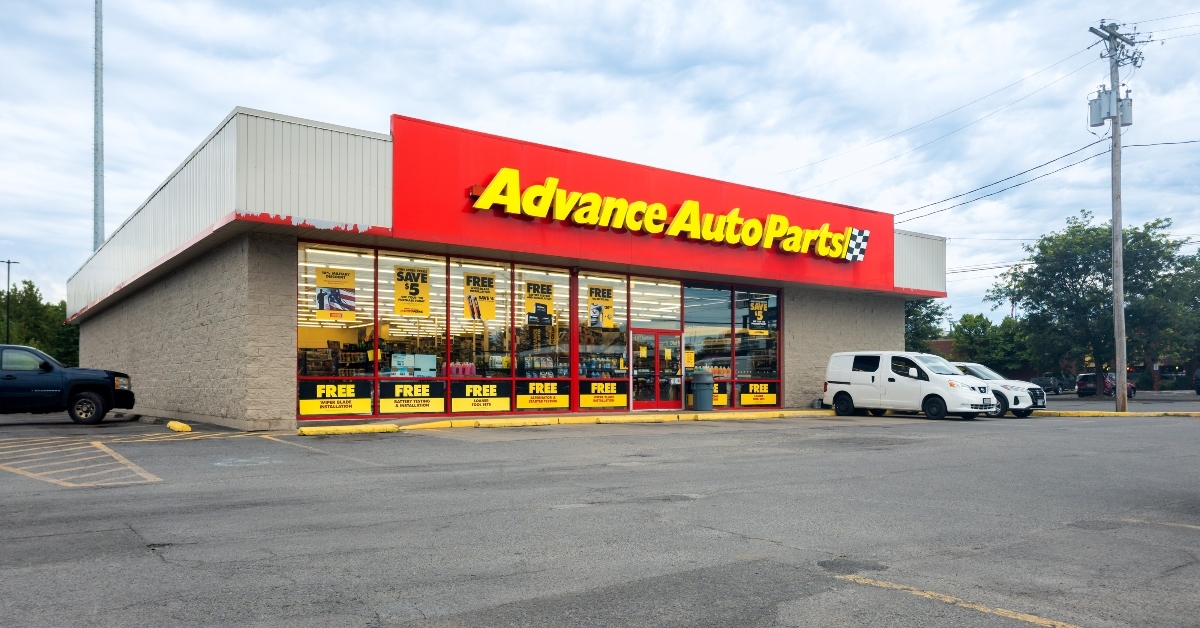 advance auto parts store building