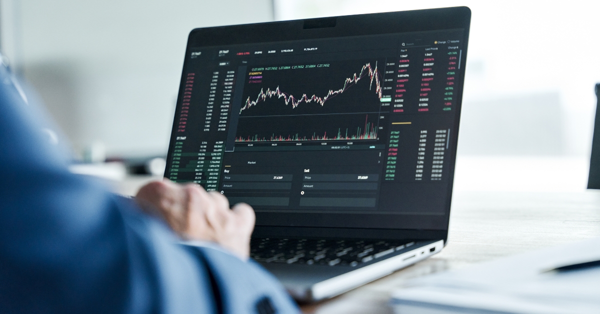 crypto investor analyst