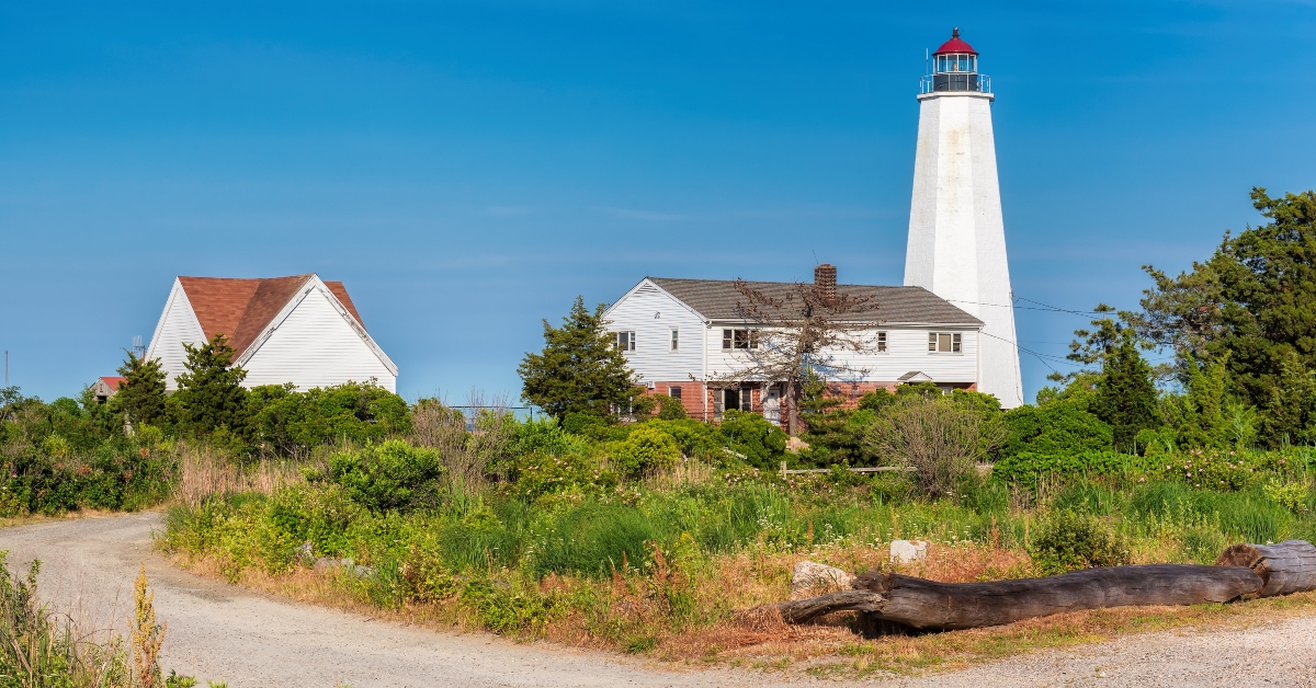 lynde point lighthouse old saybrook