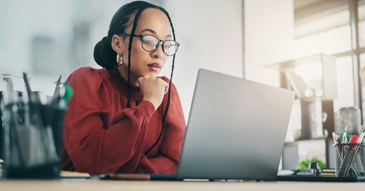 woman planning and reading online news