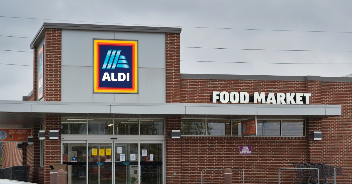 aldi grocery store exterior