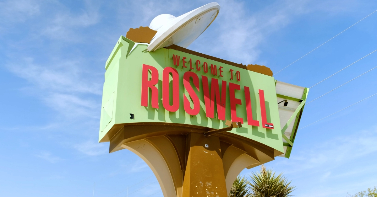 roswell sign showig a ufo