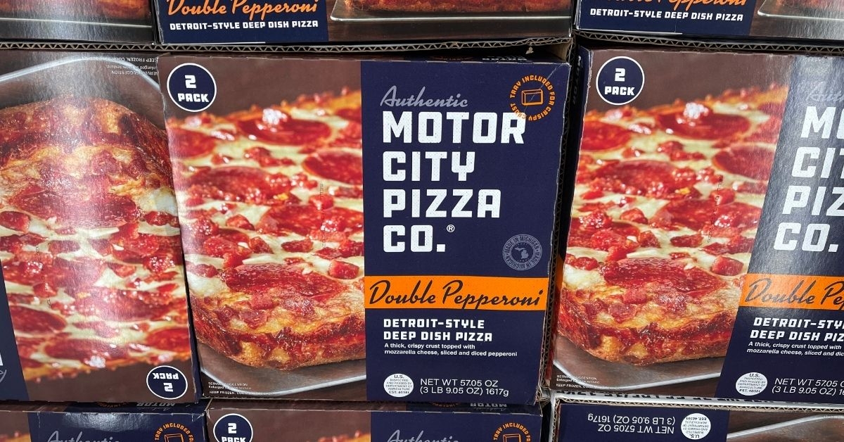 double pepperoni deep dish pizza