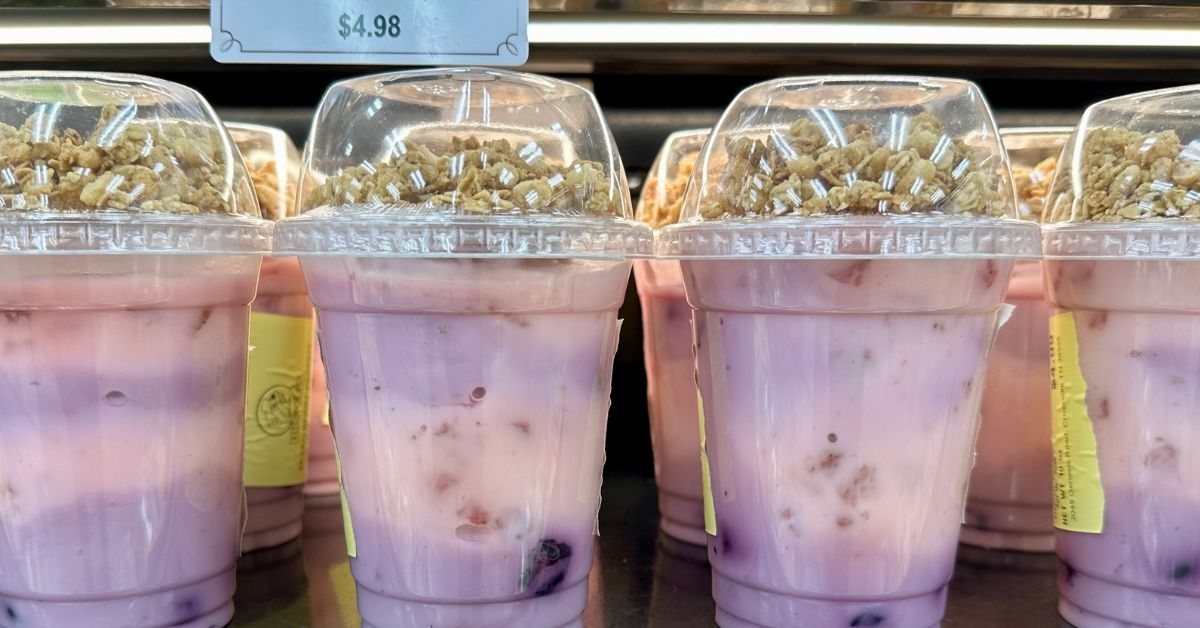 berry yogurt parfait