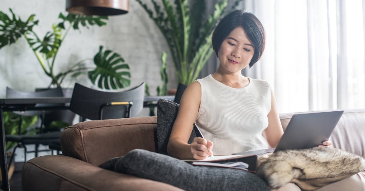 asian woman using the computer 