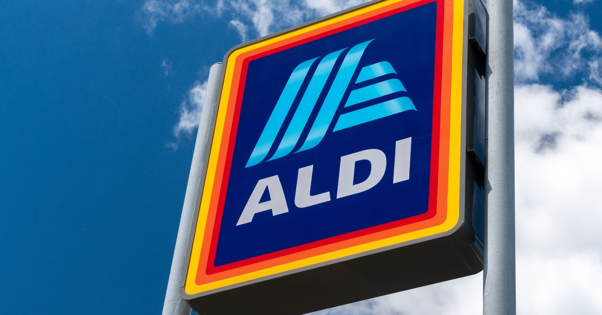 aldi supermarket exterior sign