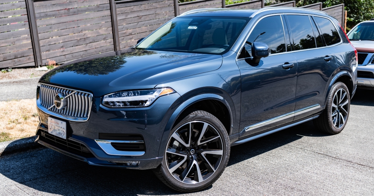 volvo cx90 in dark blue