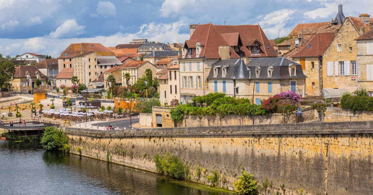 dordogne river in bergerac