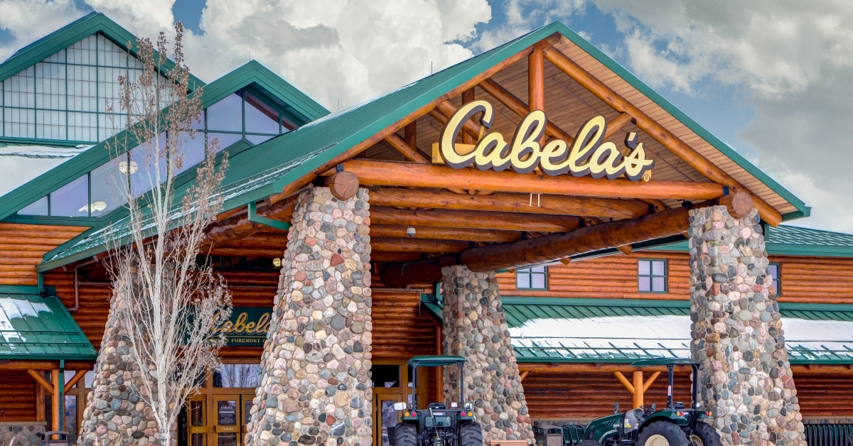 cabelas retail store exterior